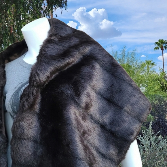 VINTAGE HANDMADE Luxe Faux Fur Long Capelet Cape Scarf Stole Wrap Hollywood Glam - Picture 8 of 14